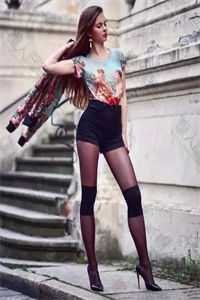 我自杳杳，青山灼灼高口碑